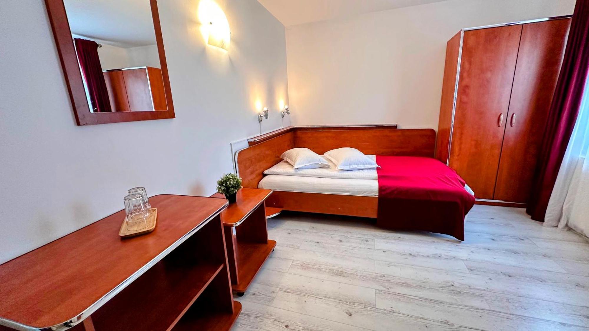 Valea Alba View - Self Check-In Hotel บุชเตนี ภายนอก รูปภาพ