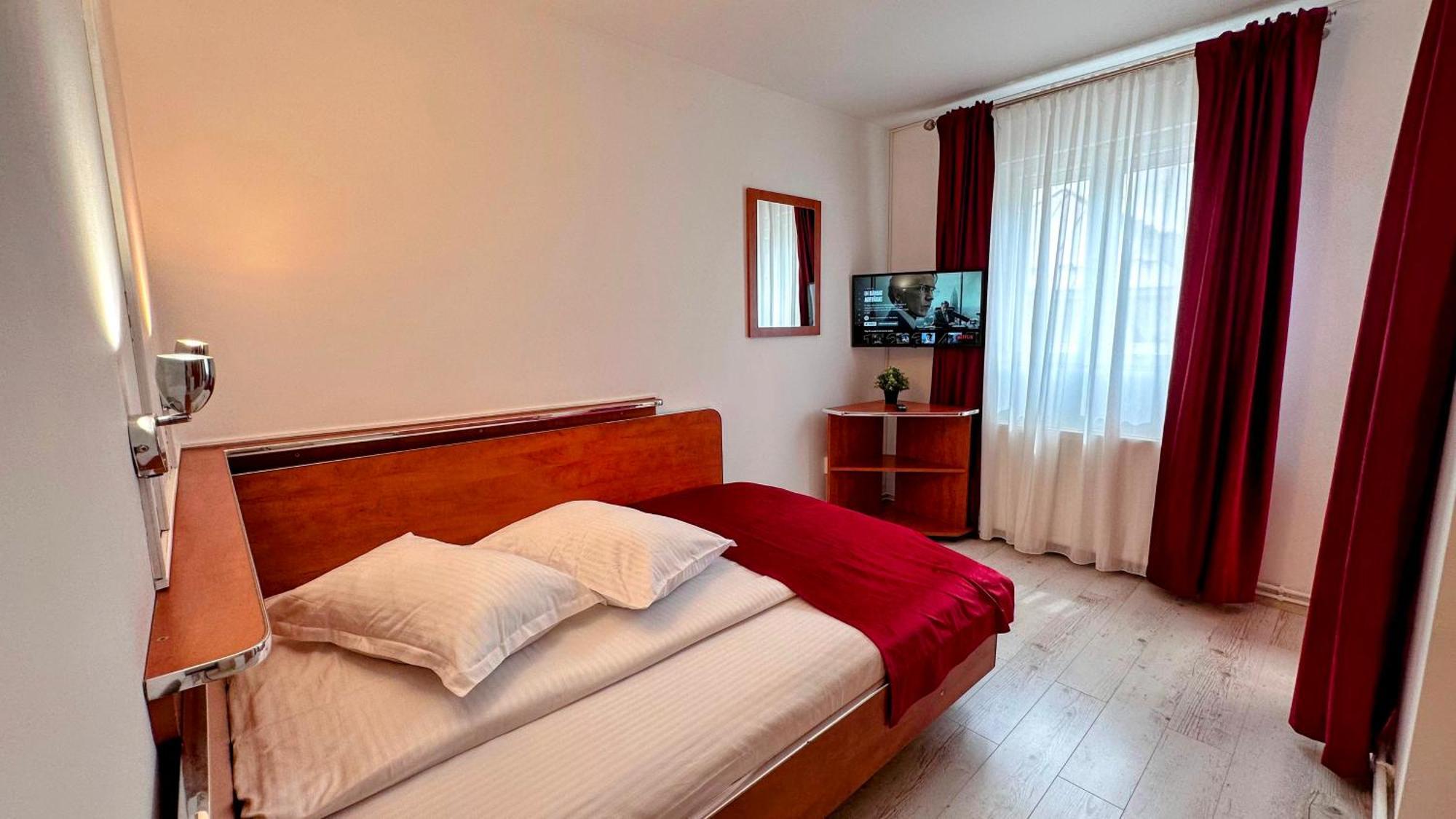 Valea Alba View - Self Check-In Hotel บุชเตนี ภายนอก รูปภาพ