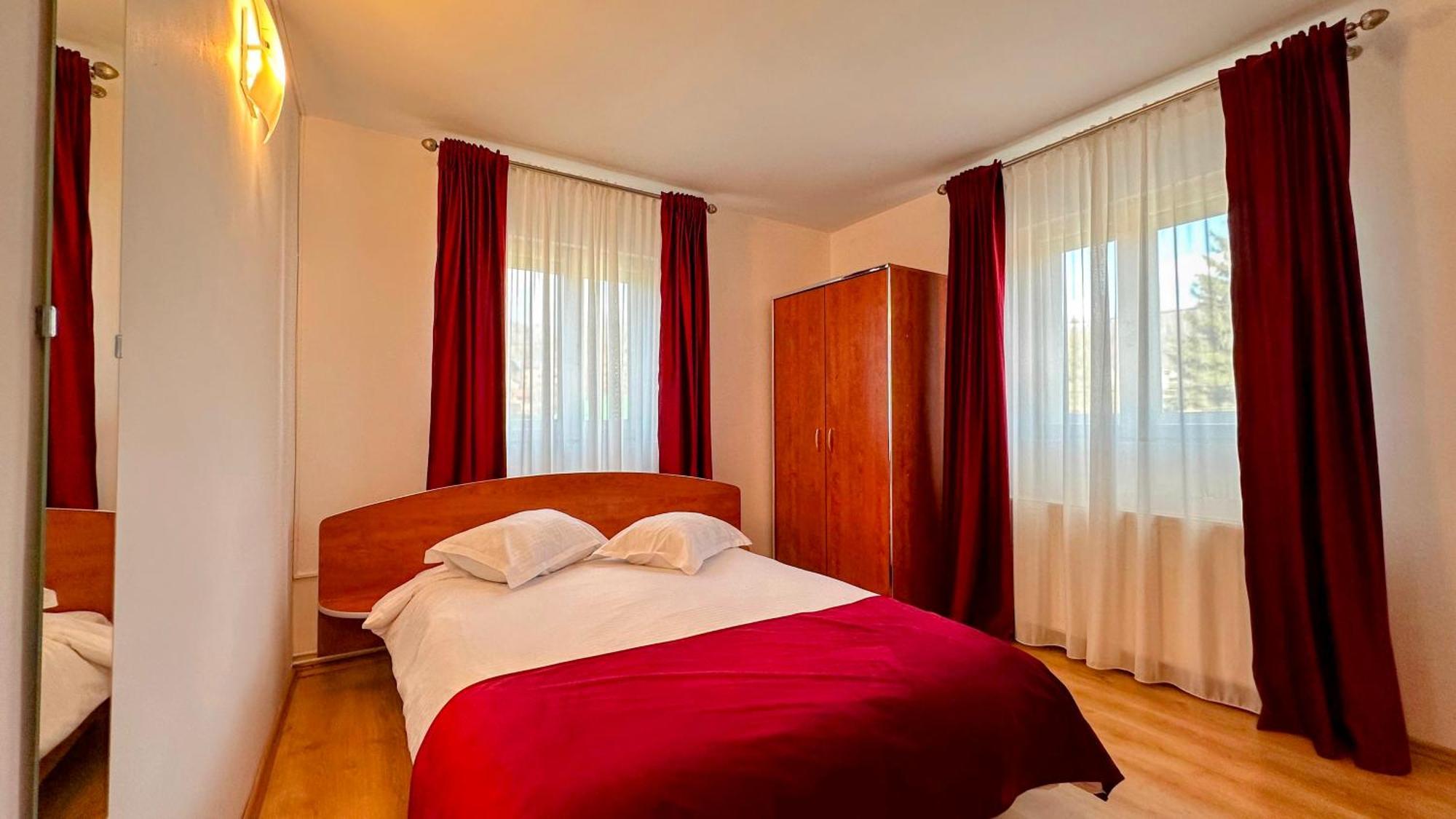 Valea Alba View - Self Check-In Hotel บุชเตนี ภายนอก รูปภาพ