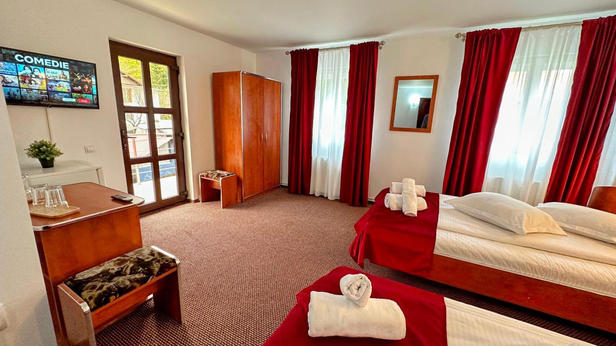 Valea Alba View - Self Check-In Hotel บุชเตนี ภายนอก รูปภาพ