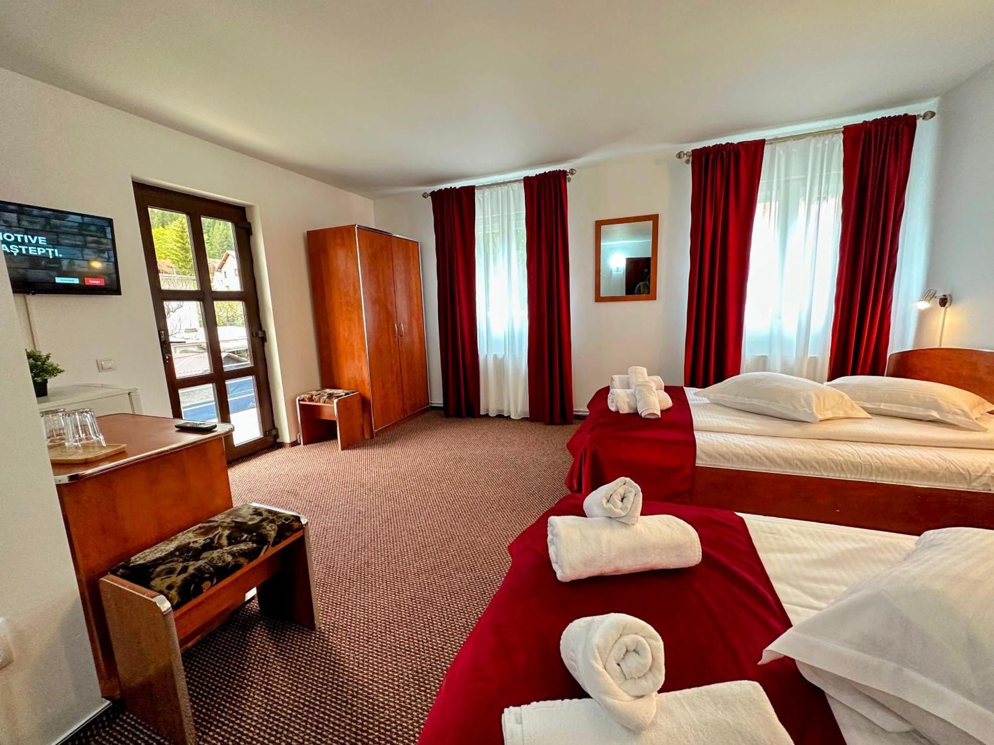 Valea Alba View - Self Check-In Hotel บุชเตนี ภายนอก รูปภาพ