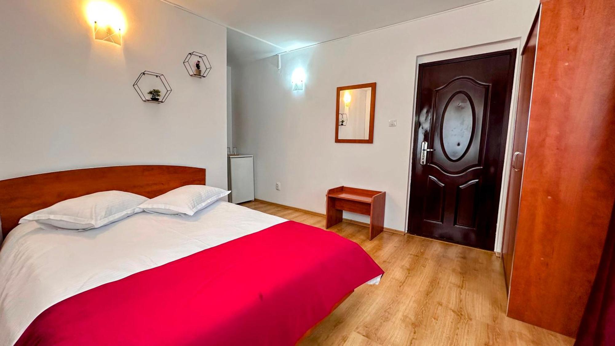 Valea Alba View - Self Check-In Hotel บุชเตนี ภายนอก รูปภาพ